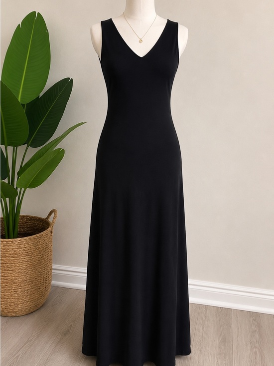 Ralph Lauren Dresses & Skirts - Lauren Ralph Lauren Black V-Neck Sleeveless Maxi Dress Size Medium